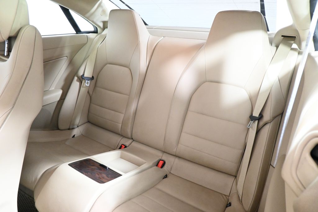 Thumbnail: 2010 Mercedes-Benz E-Class - 4