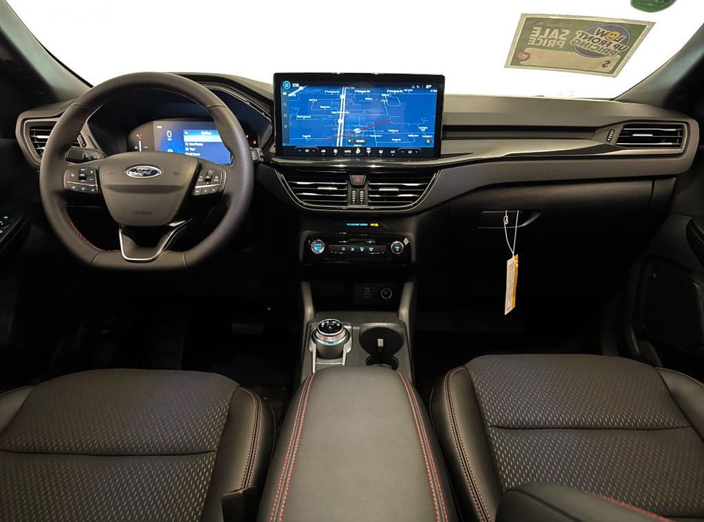 2025 Ford Escape ST-Line photo 4