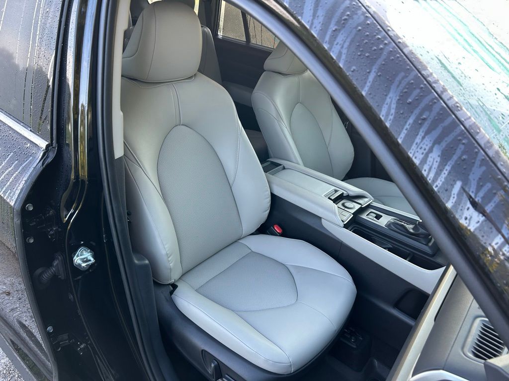 2024 Toyota Grand Highlander XLE 16