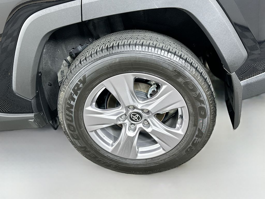 Thumbnail: 2025 Toyota RAV4 - 32