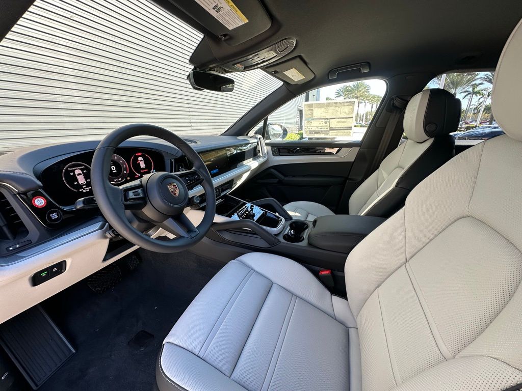 2025 Porsche Cayenne  4