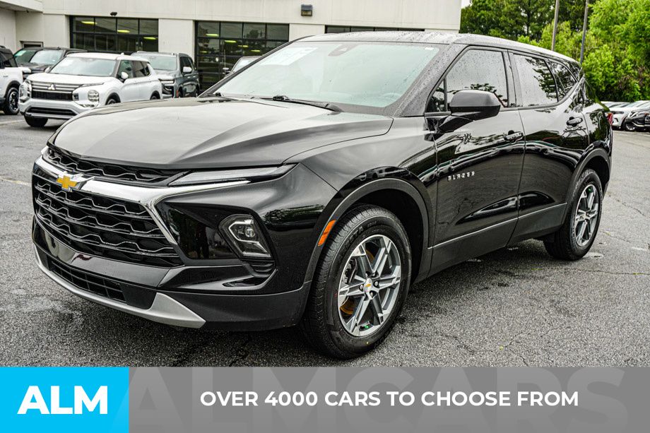 Used 2025 Black Chevrolet LT image 3