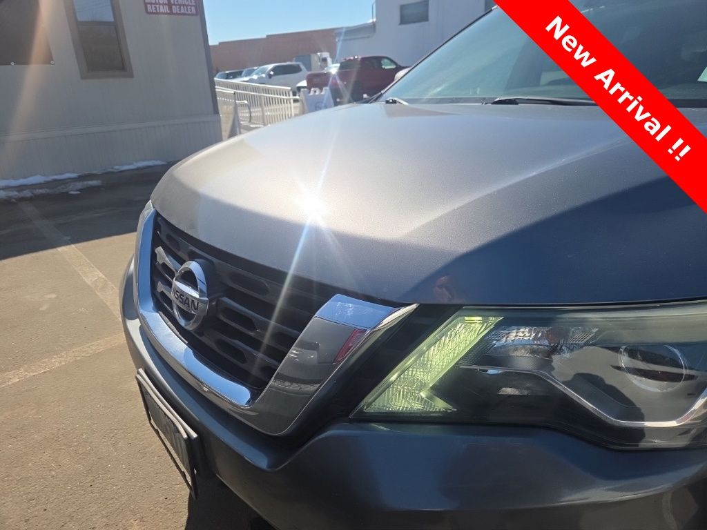 2017 Nissan Pathfinder SV 4WD