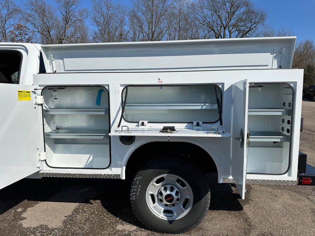 2023 GMC Sierra 2500HD Pro 19