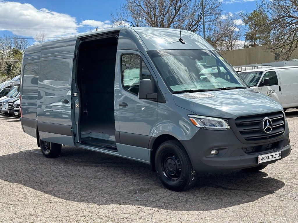 2024 Mercedes-Benz Sprinter 2500 Cargo 170 WB 24