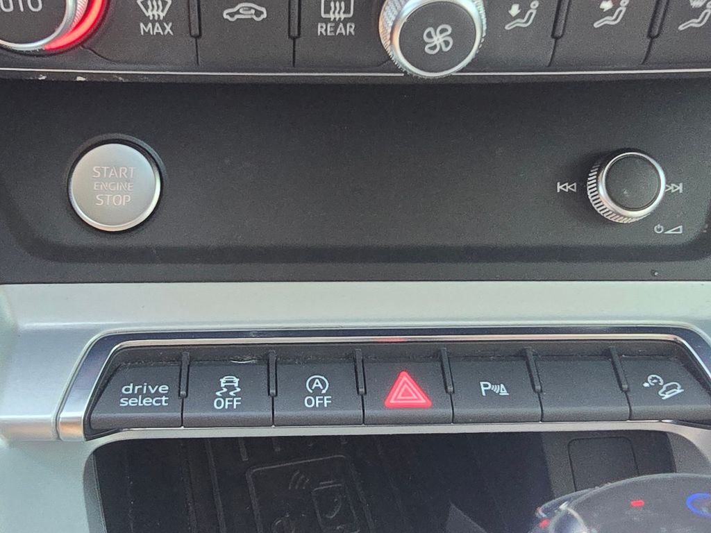 AudiQ333