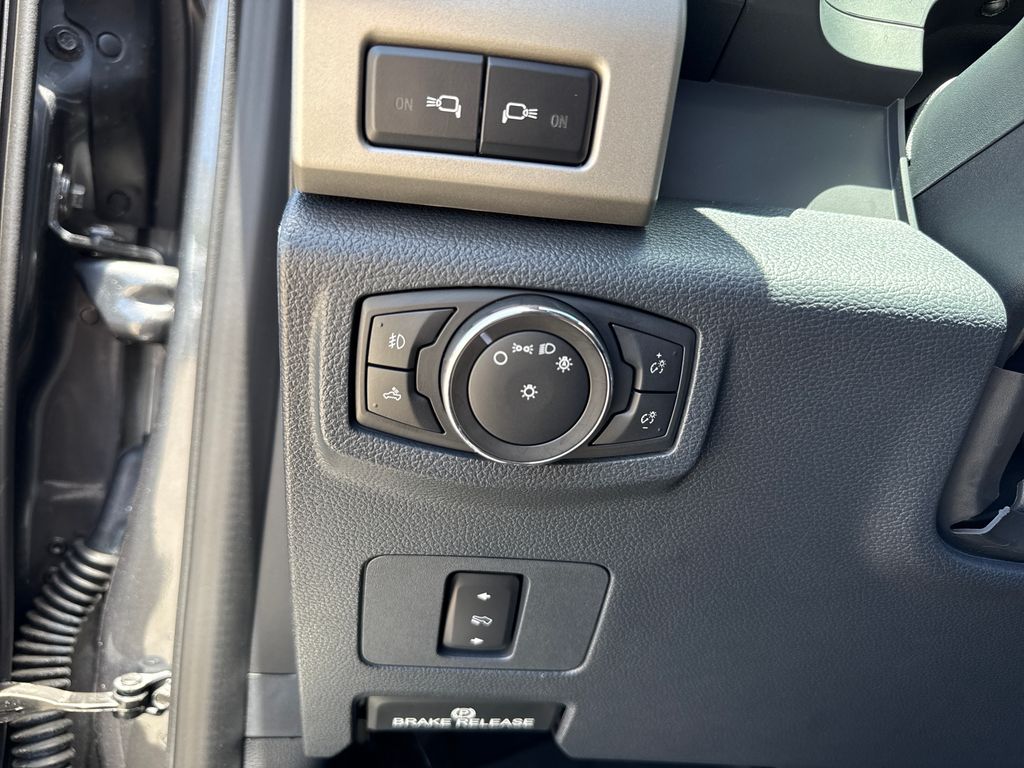 Used 2022 Gray Ford Lariat image 12