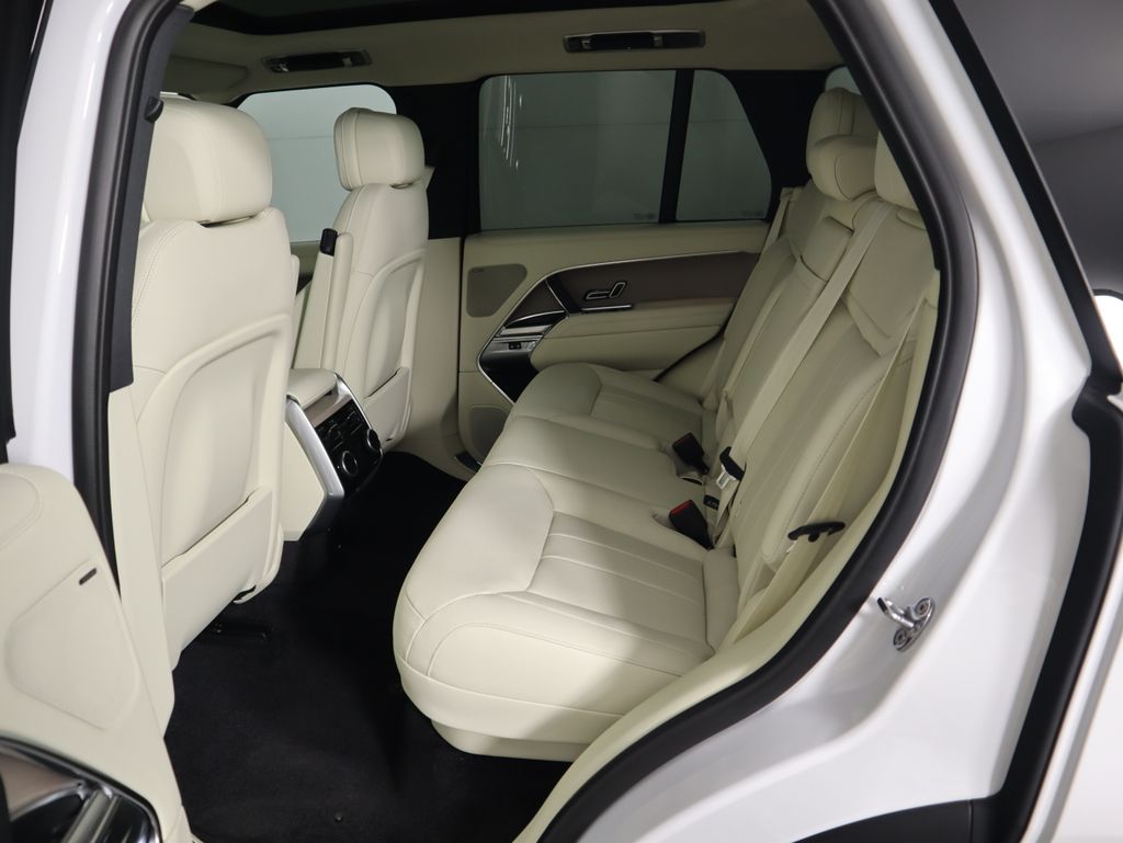 Thumbnail: 2025 Land Rover Range Rover - 21