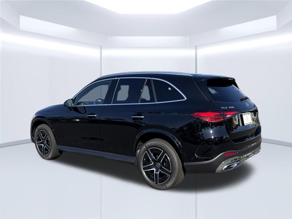 Thumbnail: 2027 Mercedes-Benz GLC - 3