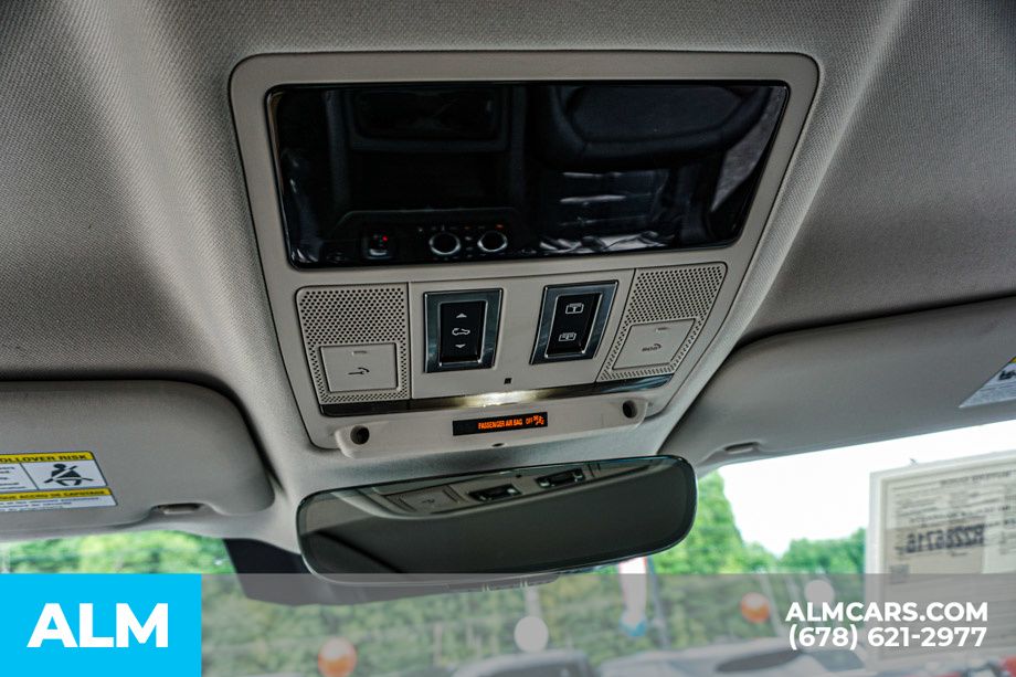 Used 2024 Black Land Rover S image 32