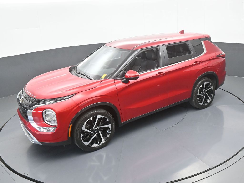 Used 2024 Red Mitsubishi SE Black Edition image 42
