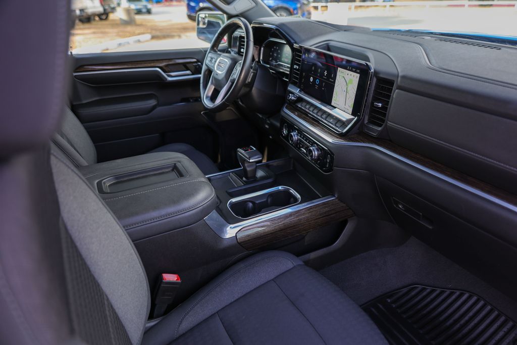 Used 2022 Blue GMC Elevation image 30