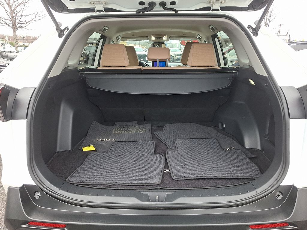 Thumbnail: 2023 Toyota RAV4 - 29