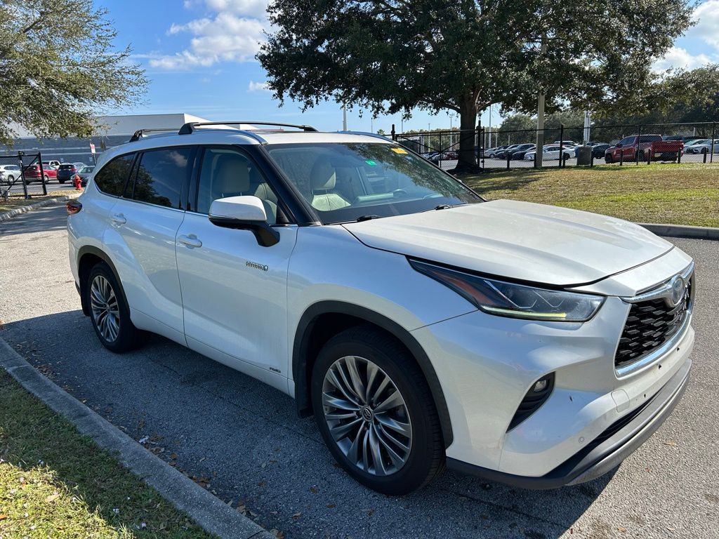 Thumbnail: 2021 Toyota Highlander - 7
