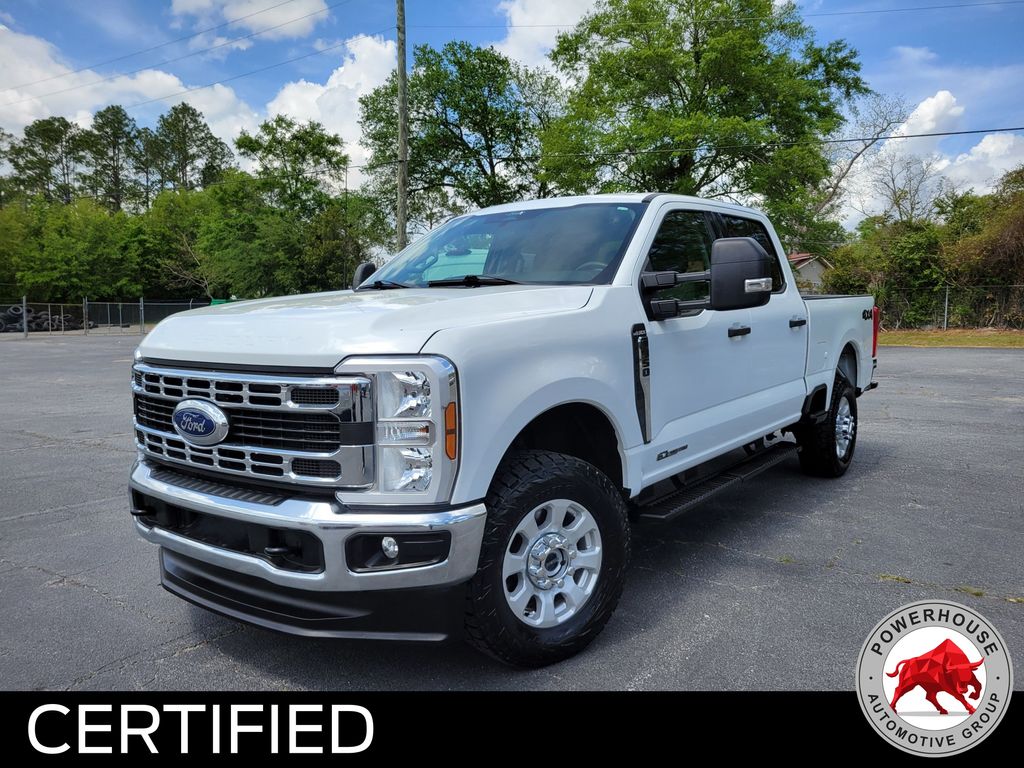 Oxford White 2024 Ford F-350 Super Duty Pickup Truck Four-Wheel Drive Automatic