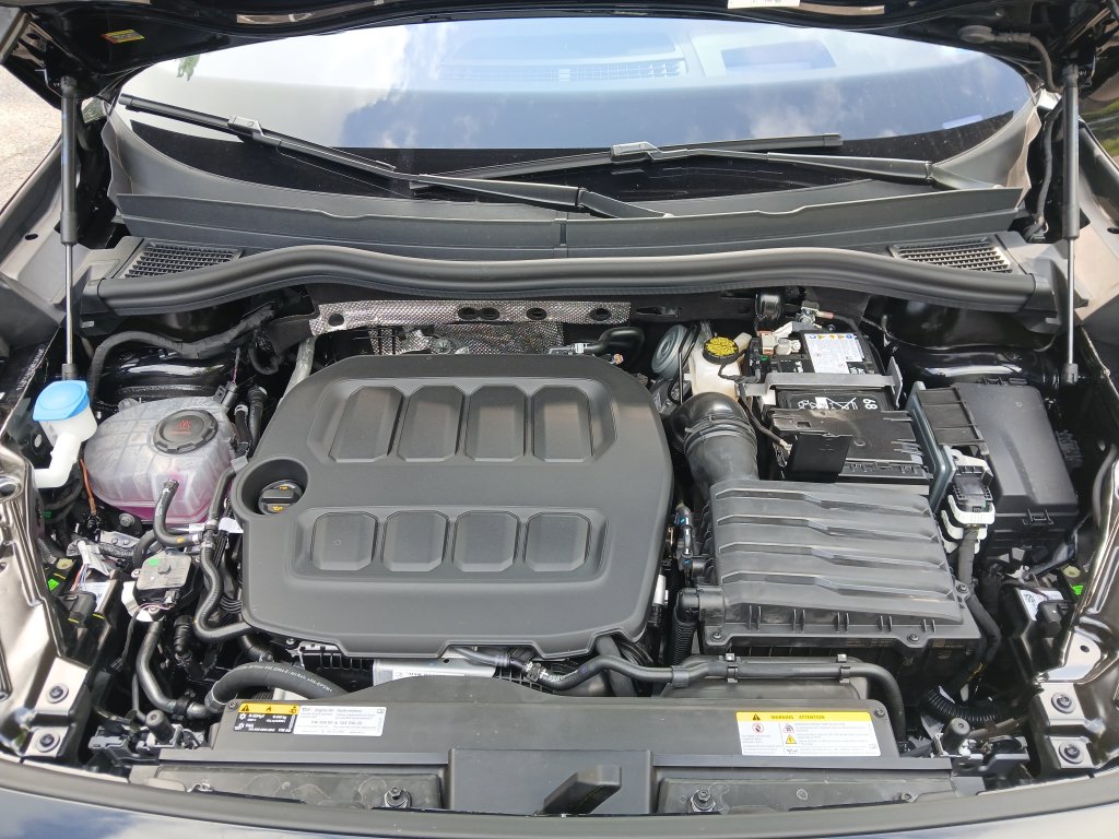 New 2026 Black Volkswagen SEL R-Line Turbo image 22