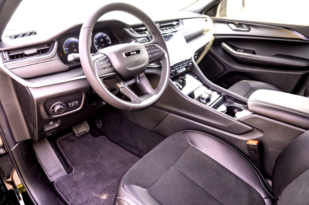 New Car 2025 Jeep Grand Cherokee  Altitude X For Sale Under $50,000 In Taylor, Texas