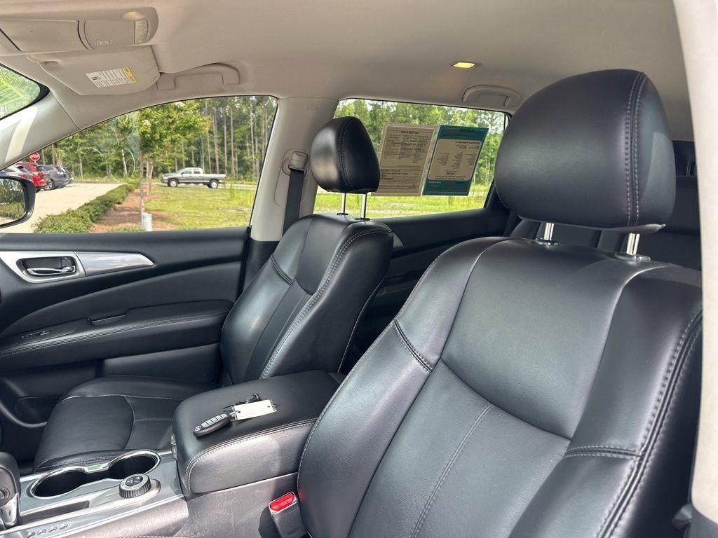 2020 Brilliant Silver Metallic Nissan Pathfinder SL 4X4 SUV