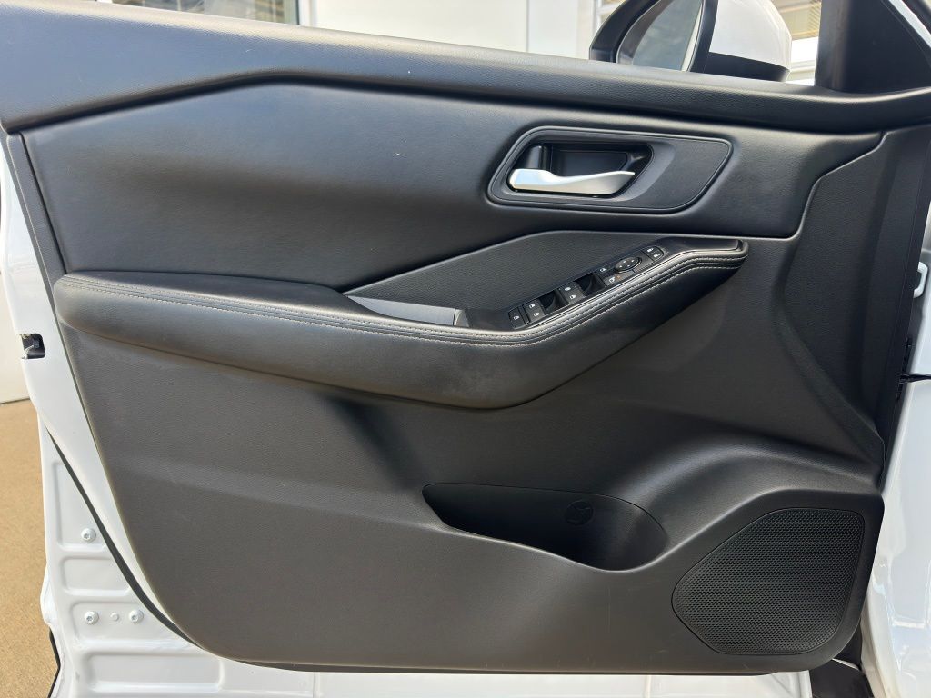 2024 Nissan Rogue SV White at Central Houston Nissan