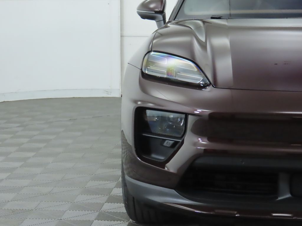 Thumbnail: 2025 Porsche Macan - 12