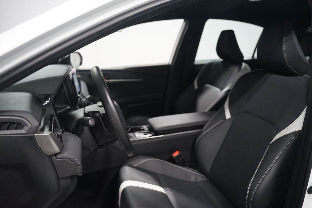 Thumbnail: 2025 Toyota Camry - 12