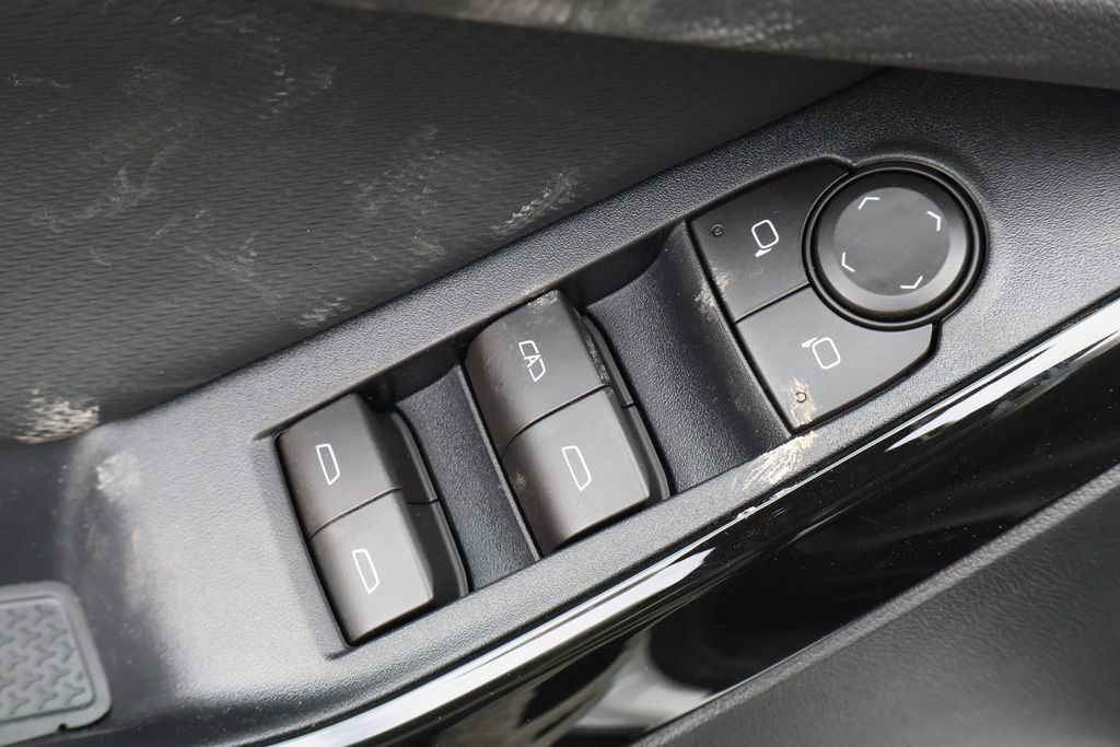 Thumbnail: 2026 Chevrolet Equinox - 17