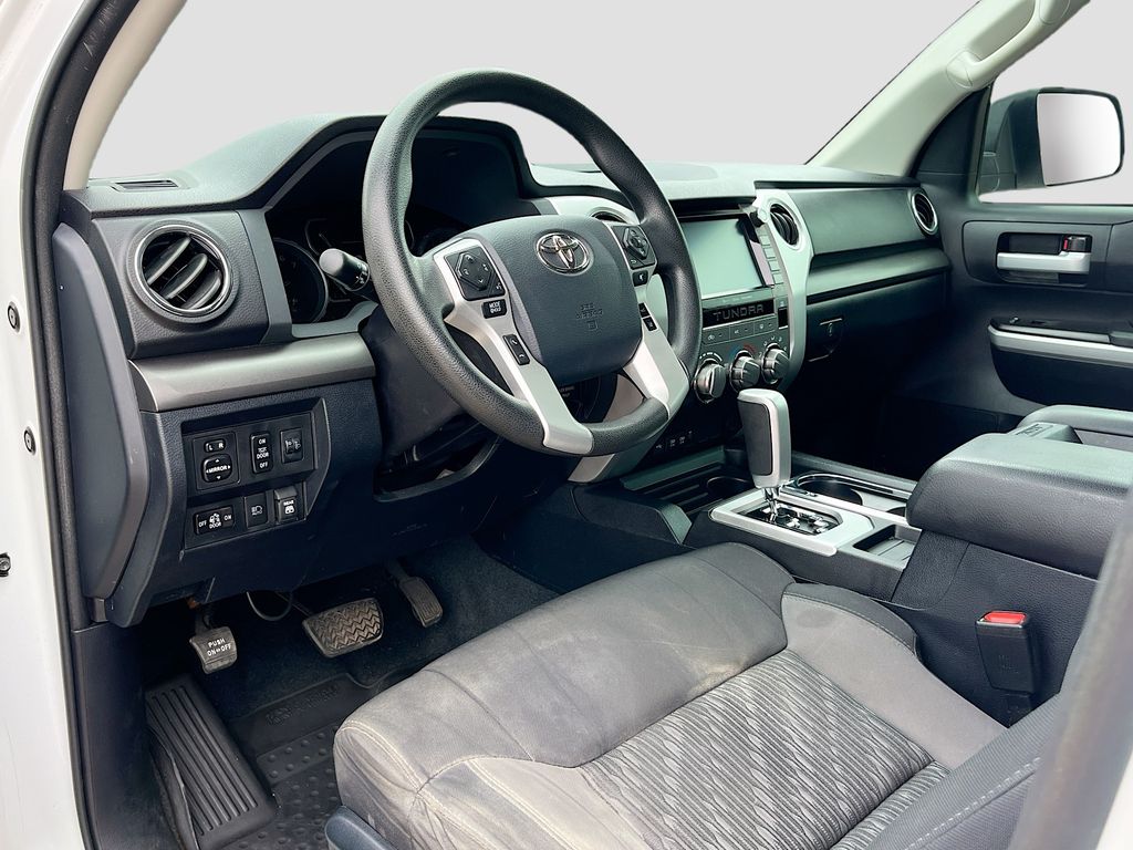 Used 2020 White Toyota SR5 image 9