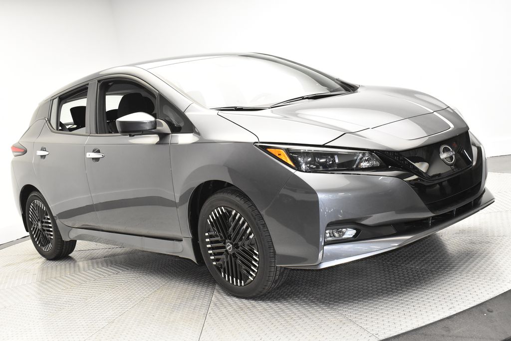 Thumbnail: 2024 Nissan Leaf - 3