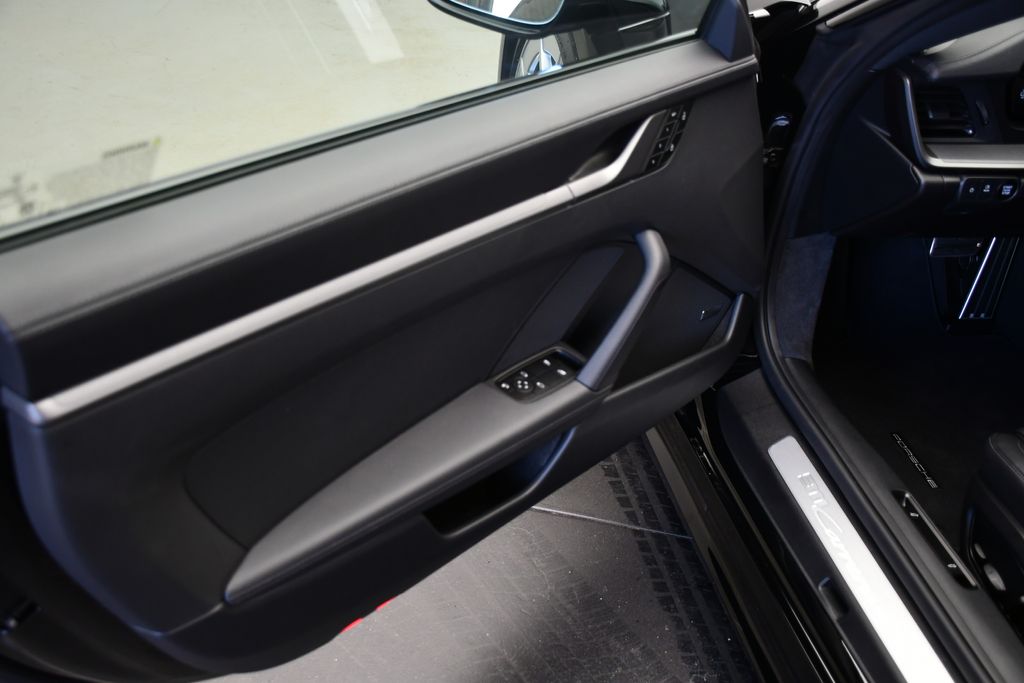 Thumbnail: 2026 Porsche 911 - 4