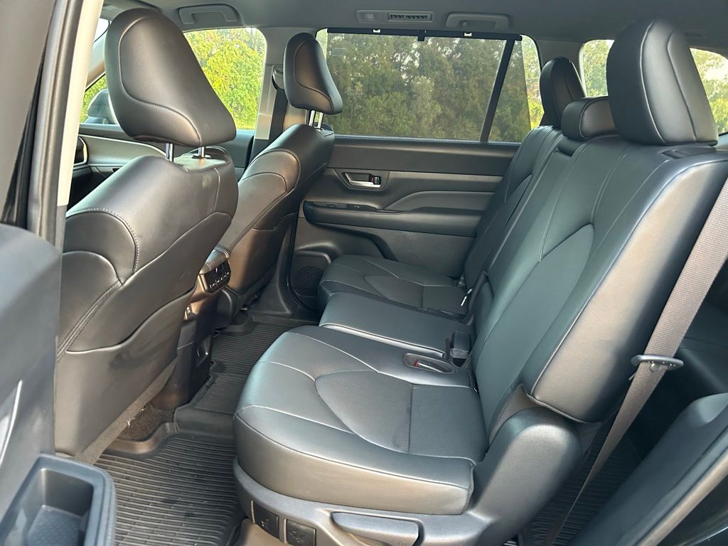2024 Toyota Grand Highlander XLE 14