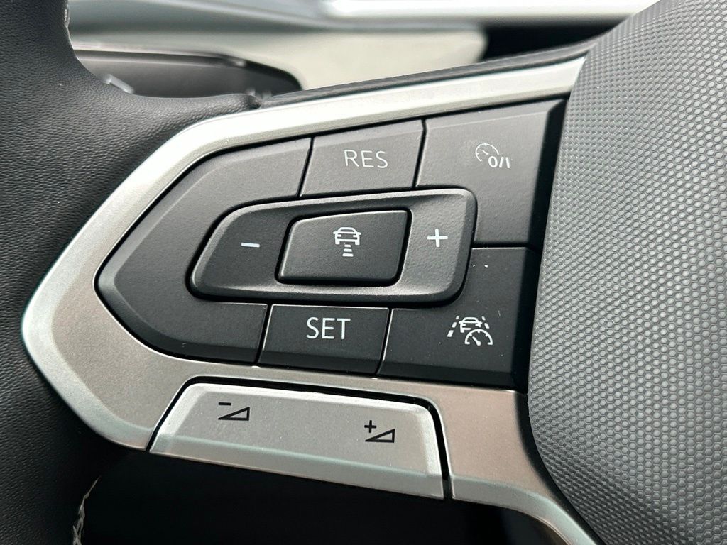 New 2026 Gray Volkswagen 1.5T SE image 27
