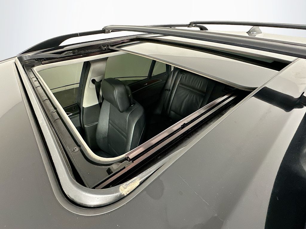 Thumbnail: 2012 BMW X5 - 21