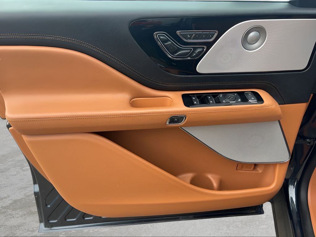 2023 Lincoln Aviator