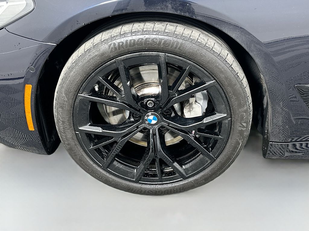 Thumbnail: 2023 BMW 5 Series - 32