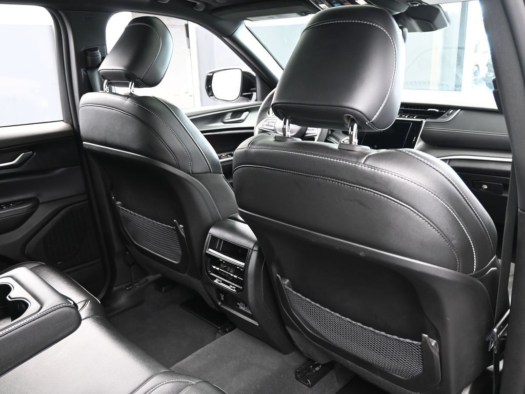 Used 2024 Bright White Clearcoat Jeep Altitude X image 46