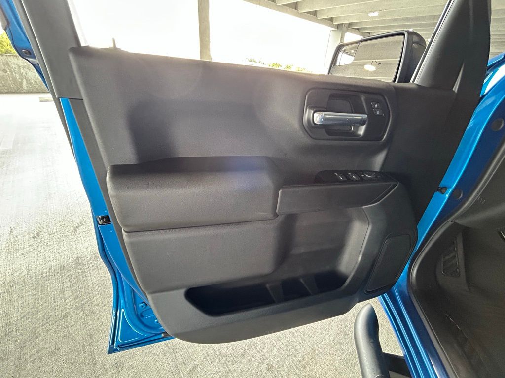 Used 2024 Glacier Blue Metallic Chevrolet Custom image 43