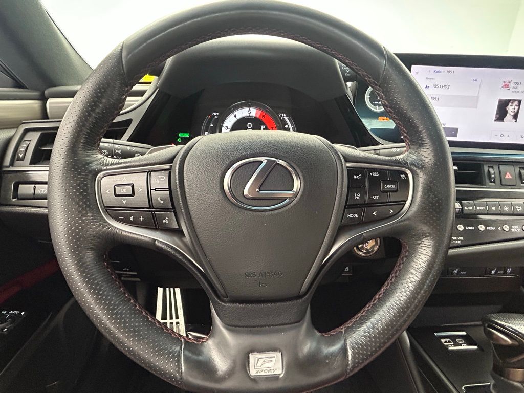 Used 2023 White Lexus 300h image 19