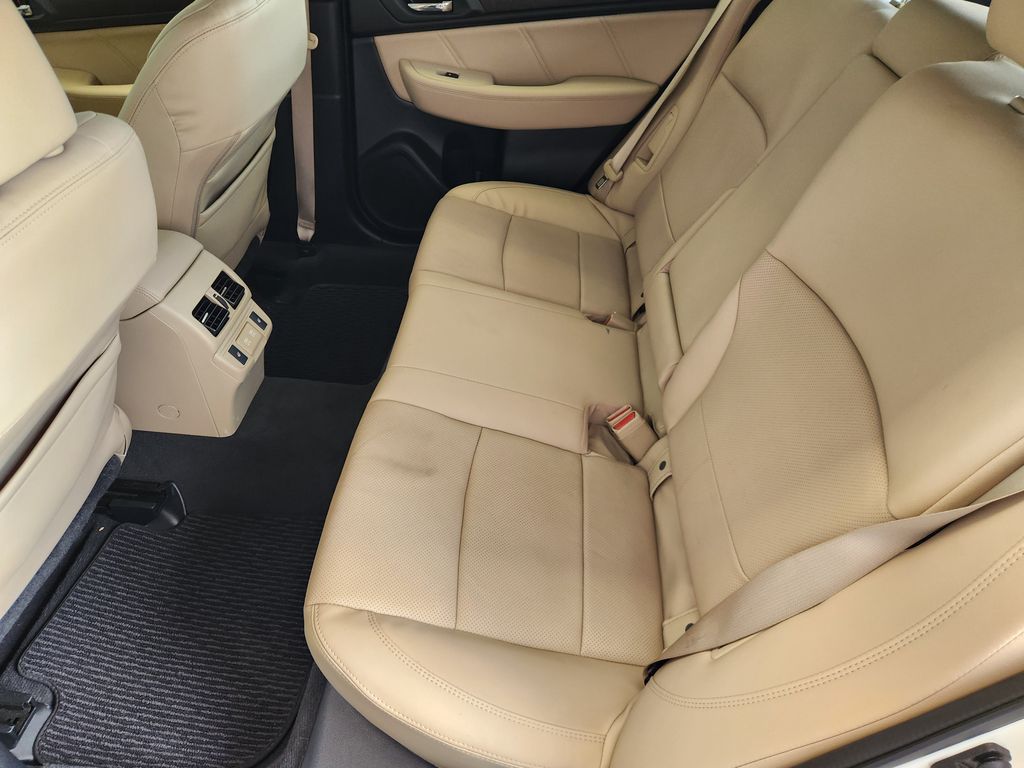 2019 Subaru Outback 2.5i White at Legacy Ford