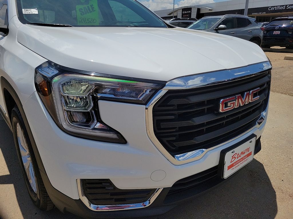 2024 GMC Terrain SLE White at Brown Honda