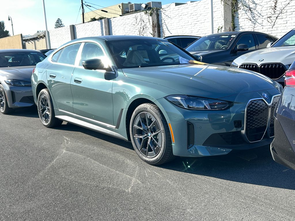 Thumbnail: 2025 BMW i4 - 2