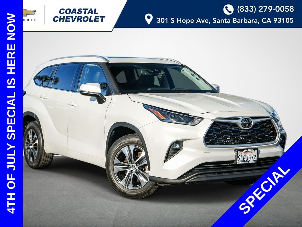 2022 Toyota Highlander XLE FWD