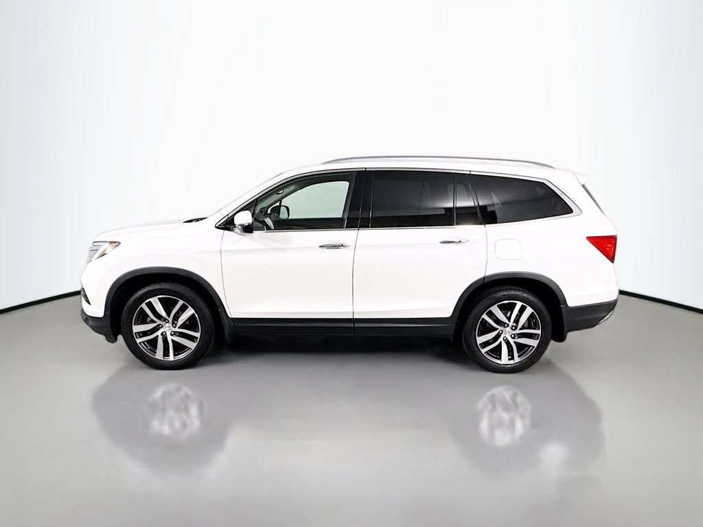 Thumbnail: 2017 Honda Pilot - 8