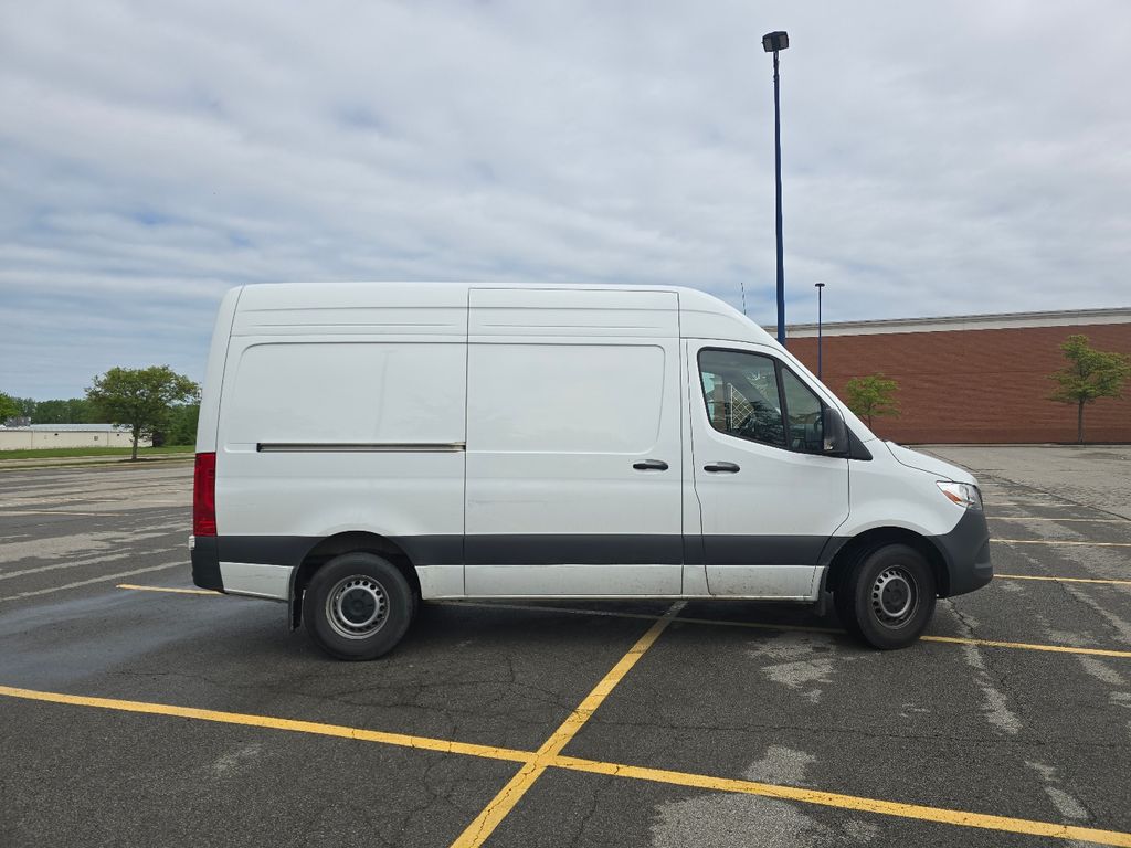 Used 2025 White Mercedes-Benz Cargo 144 WB image 11
