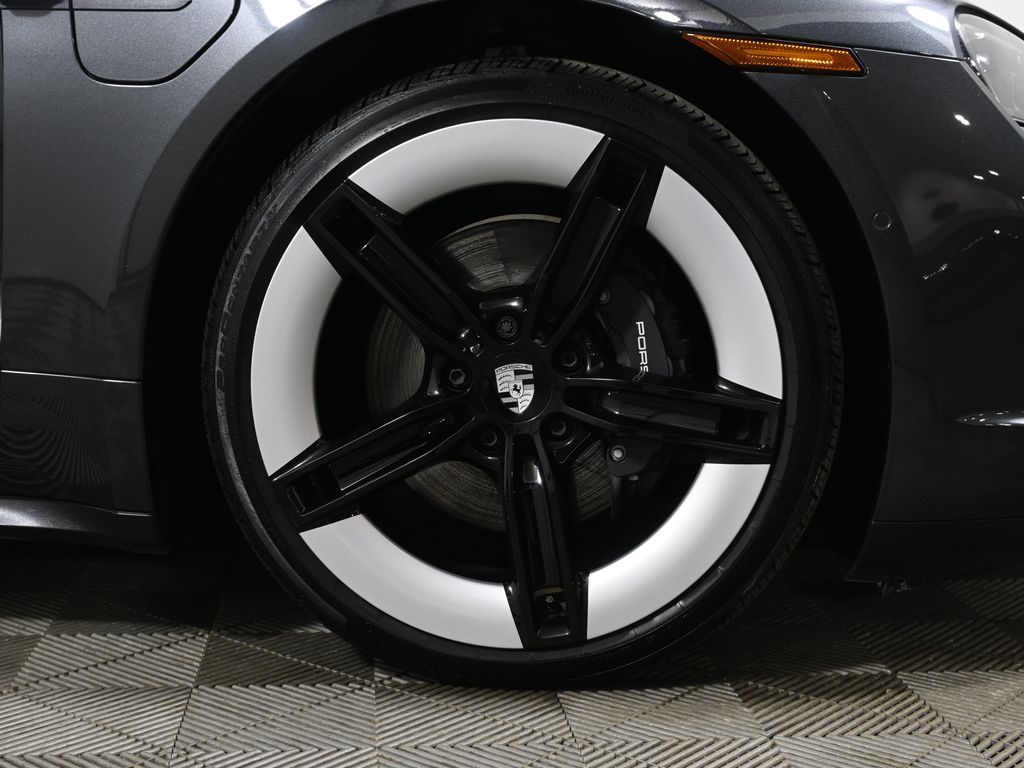 Thumbnail: 2025 Porsche Taycan - 12