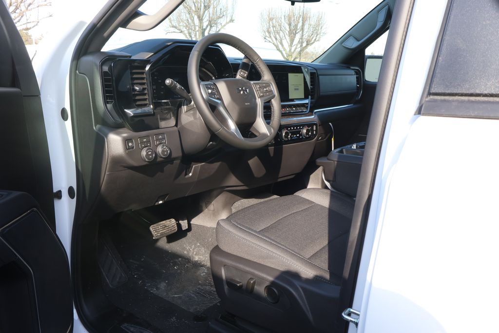 Thumbnail: 2026 Chevrolet Silverado 1500 - 14