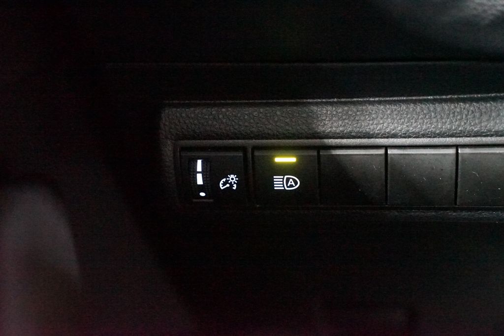 Thumbnail: 2024 Toyota Corolla - 22