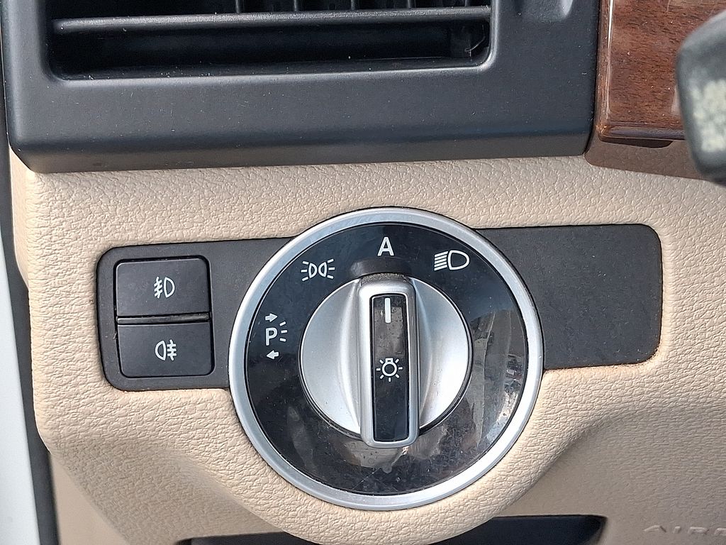 Thumbnail: 2011 Mercedes-Benz GLK - 25