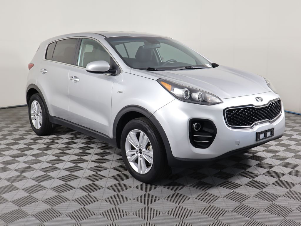 Thumbnail: 2017 Kia Sportage - 3