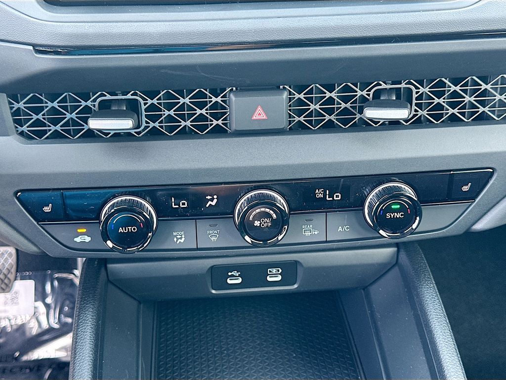 2025 Honda Accord SE 13