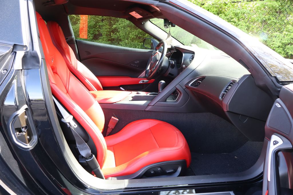 2015 Chevrolet Corvette Stingray 28